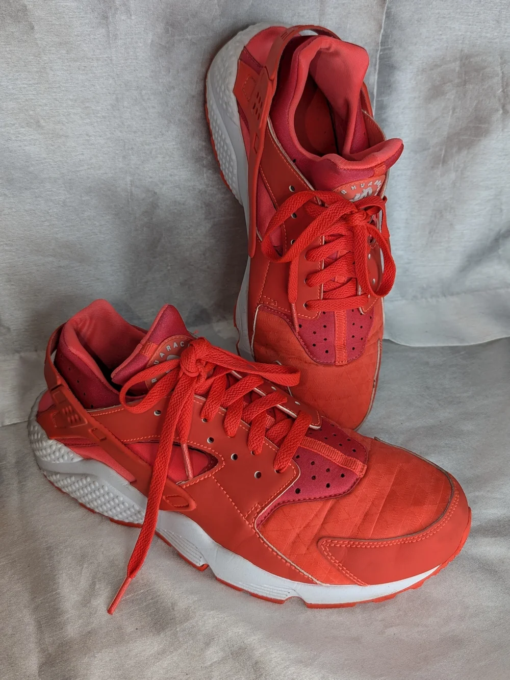 Nike Air Huarache Team Red Size 10 Low Top Lace-Up Sneakers 318429-608
